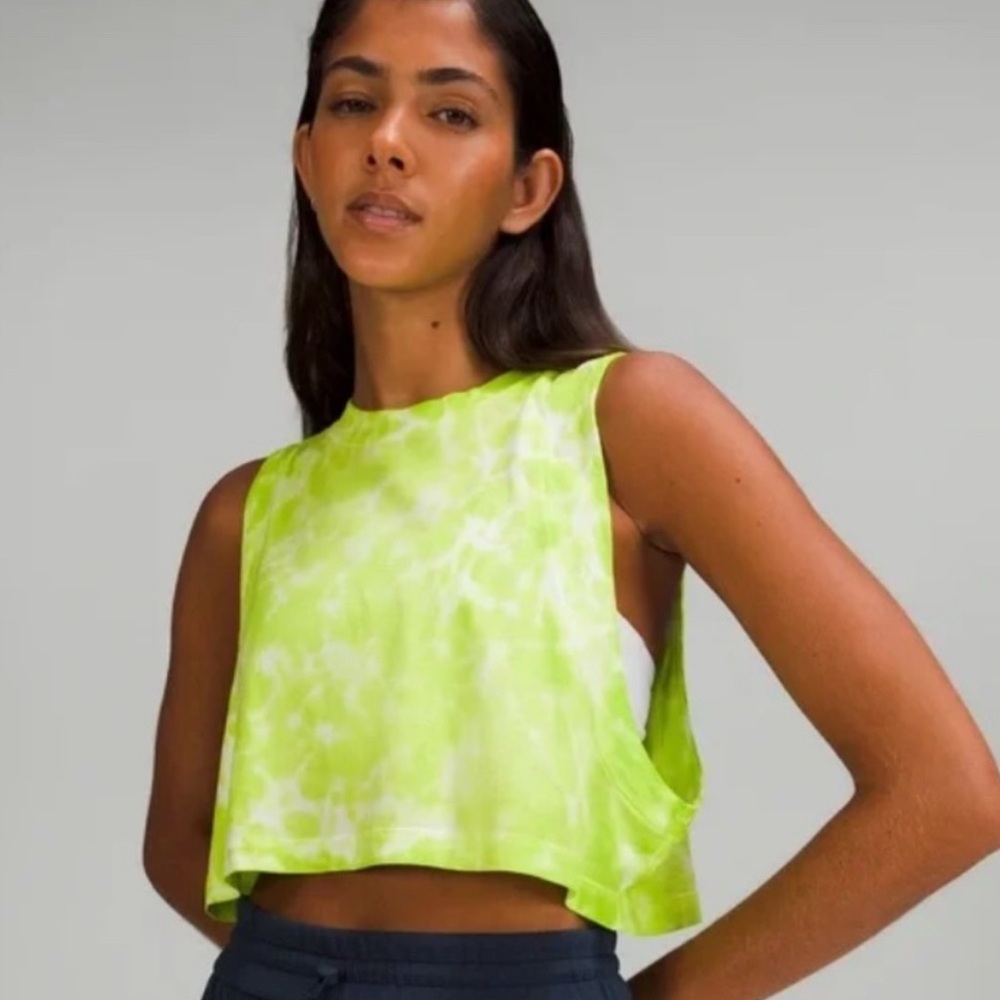 EUC LULULEMON All Yours Crop Tank *Yellow Tie Dye Size 6